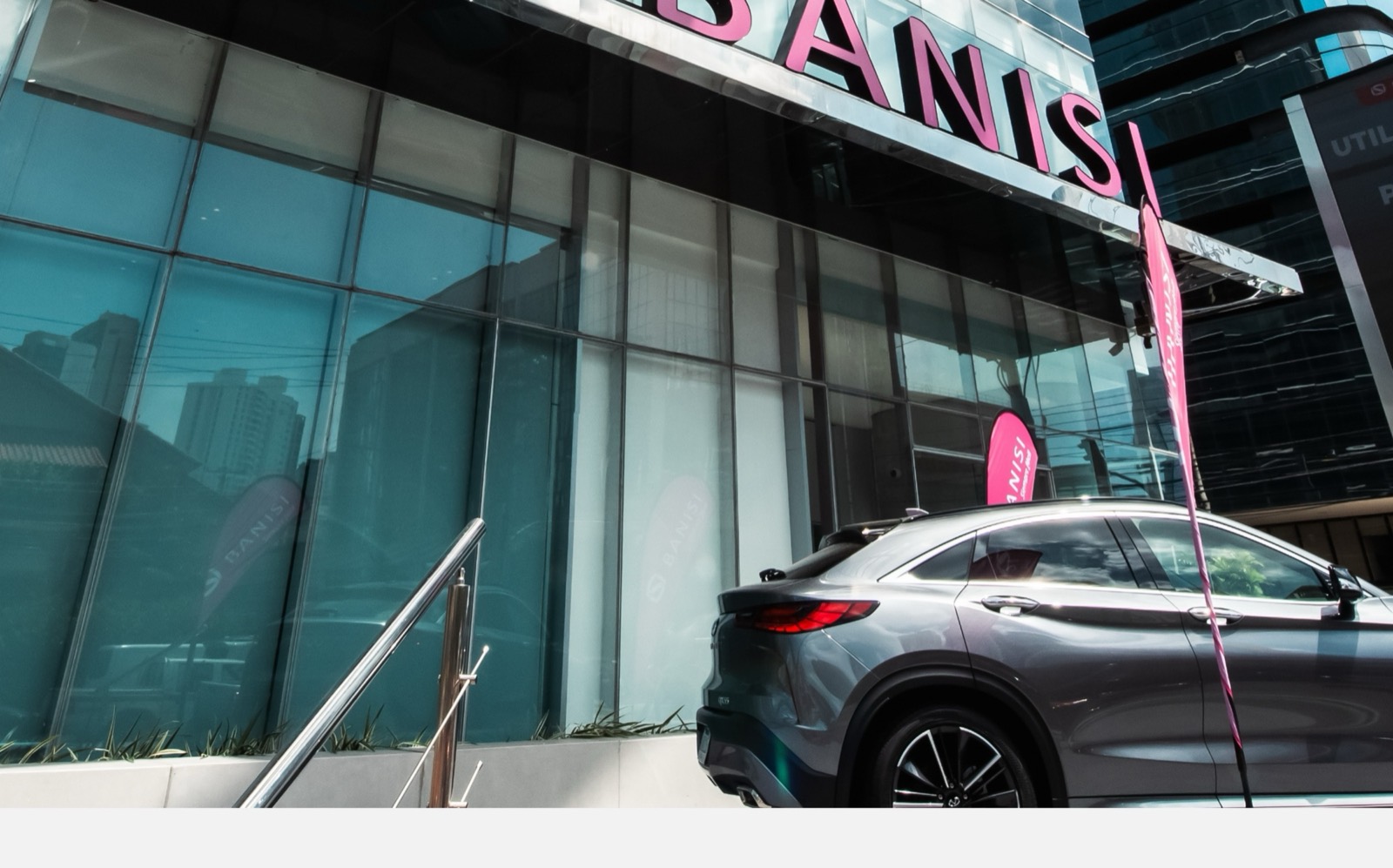 Letrero corpóreo de Banisi: Letras corpóreas